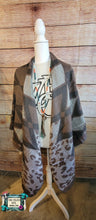 Load image into Gallery viewer, Chevron/ Leopard Print Kimono
